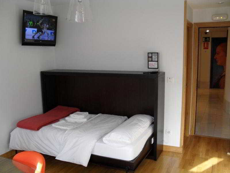 א-קורוניה Hotel Ofi מראה חיצוני תמונה