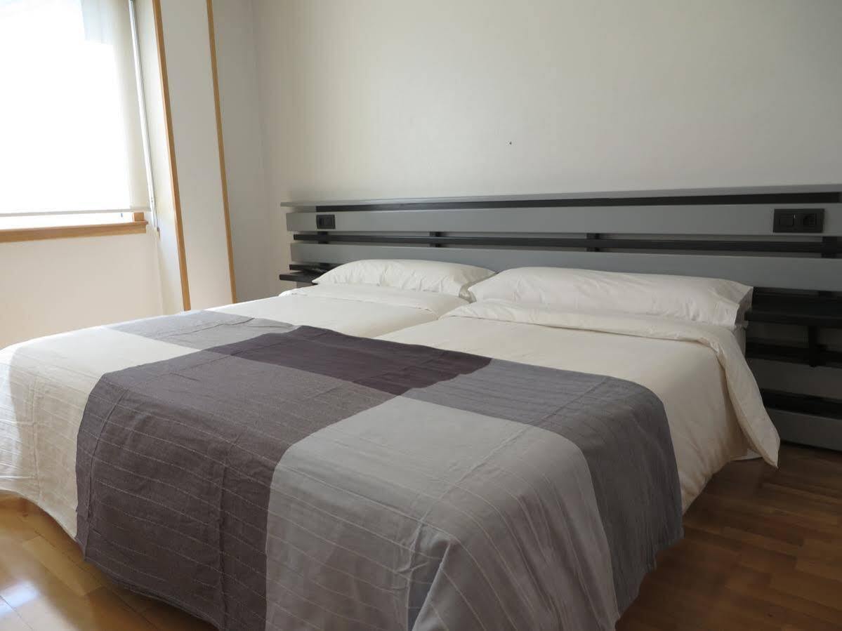א-קורוניה Hotel Ofi מראה חיצוני תמונה