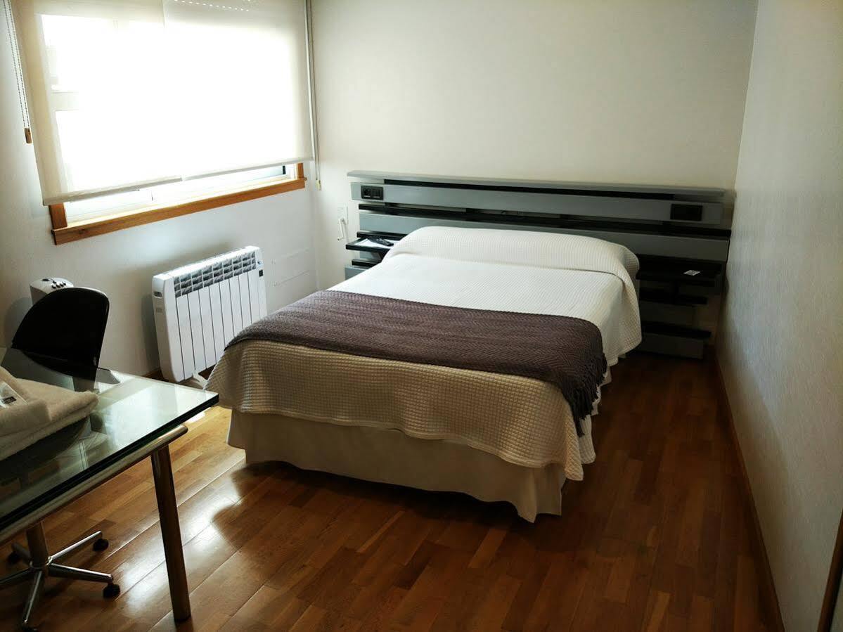 א-קורוניה Hotel Ofi מראה חיצוני תמונה