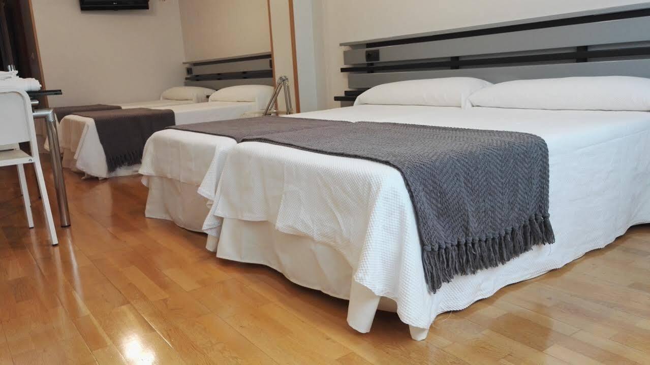 א-קורוניה Hotel Ofi מראה חיצוני תמונה