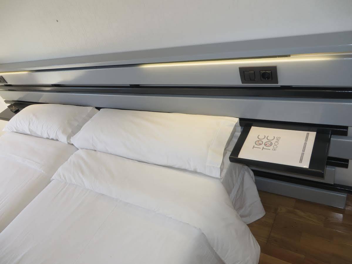 א-קורוניה Hotel Ofi מראה חיצוני תמונה